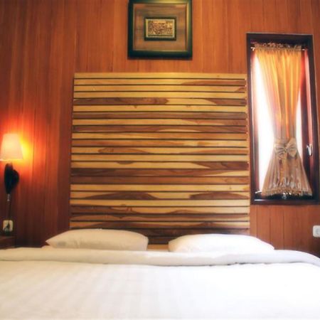 Puri Minggiran Guesthouse Yogya Джокьякарта Экстерьер фото